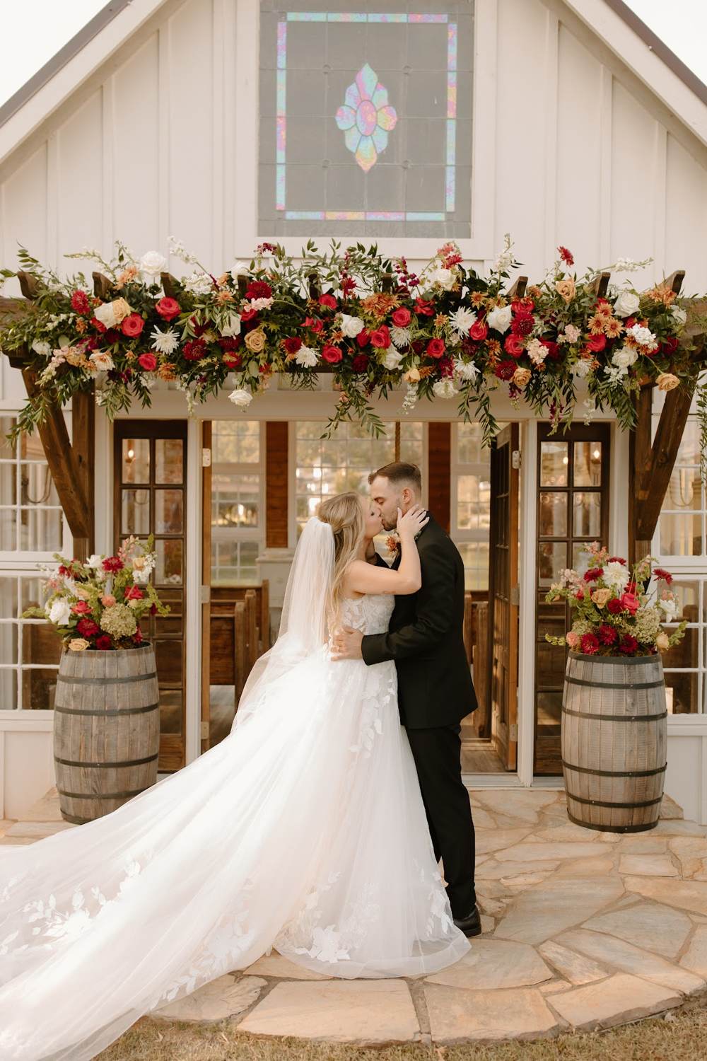 Mountain wedding florals and planning by Poppies and Peonies